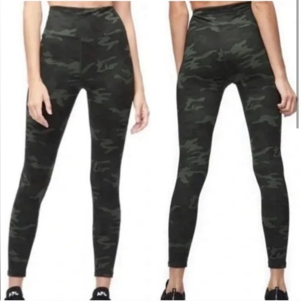 Good American Small High Rise Performance Leggings in Camo